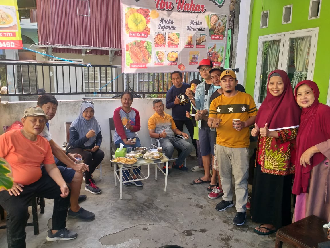 Penunjang Foto Kerja Bakti dan Pemeriksaan Kesehatan di Longwis Sipakainga Jl. Sangir Lr.209 - 2